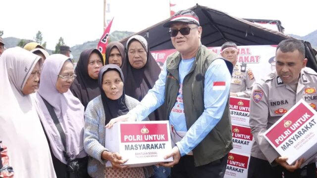 Bupati Tagore Dukung Swasembada Bawang Putih Nasional, Turun Langsung Tanam Bibit
