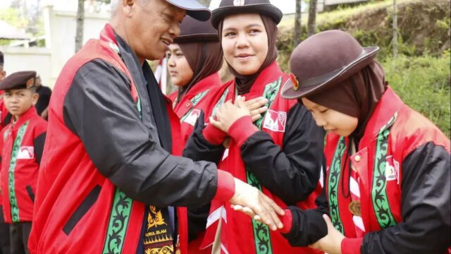Wabup Armia Lepas Kontingen Jambore Nasional XII Bener Meriah ke Jakarta