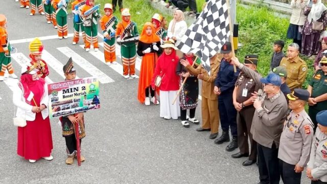 Ribuan Pelajar Meriahkan Karnaval HUT RI ke-81 di Bener Meriah